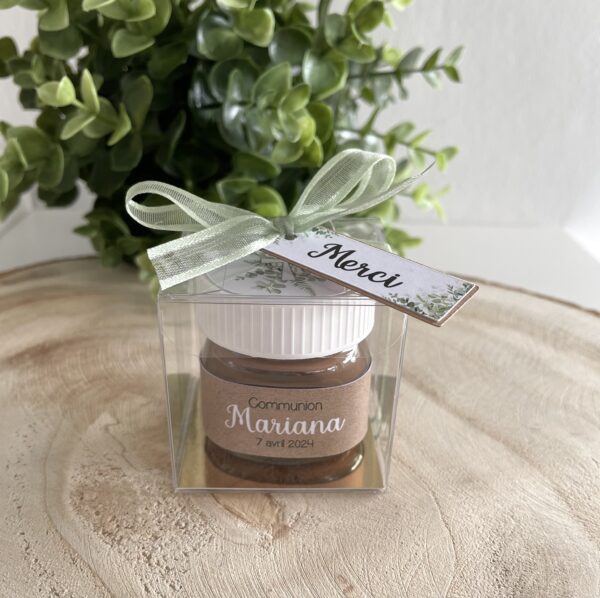 Nutella dans sa boite transparente